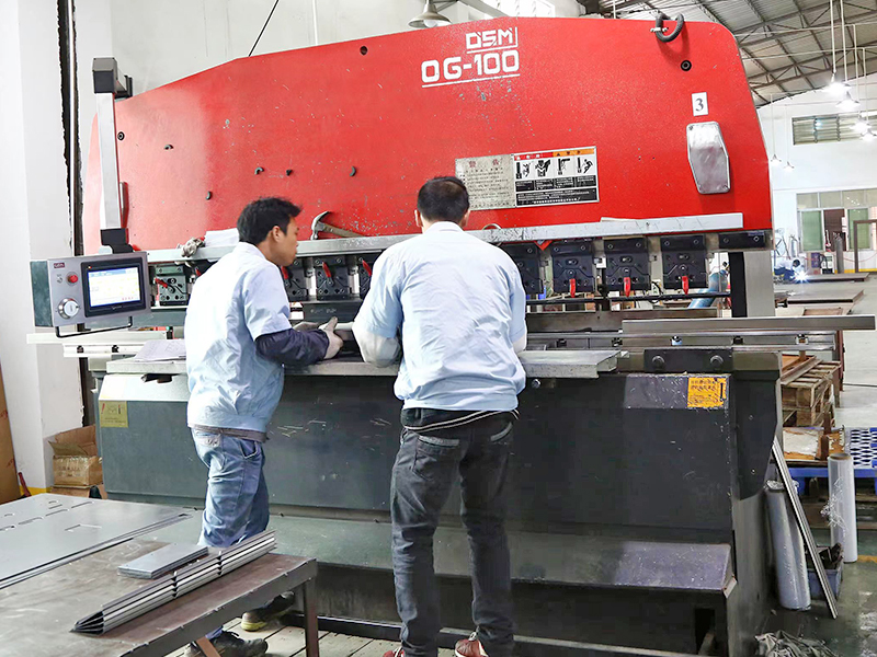 使用數(shù)控設(shè)備可確保金屬外殼加工的精度 使用數(shù)控設(shè)備可確保金屬外殼加工的精度